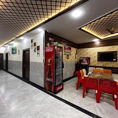 Taj Nice Point Manage By Taj Sunrise Group Agra  Buitenkant foto