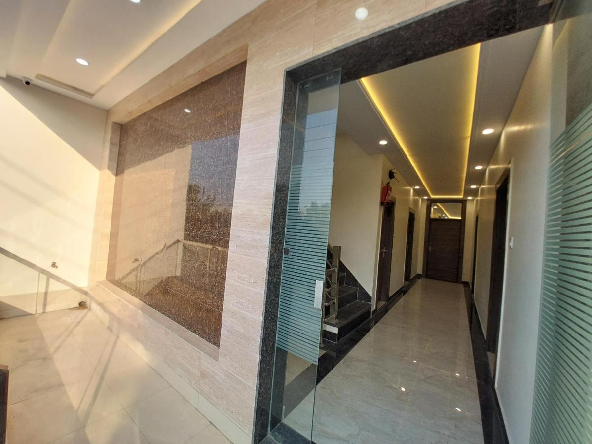 Taj Nice Point Manage By Taj Sunrise Group Agra  Buitenkant foto
