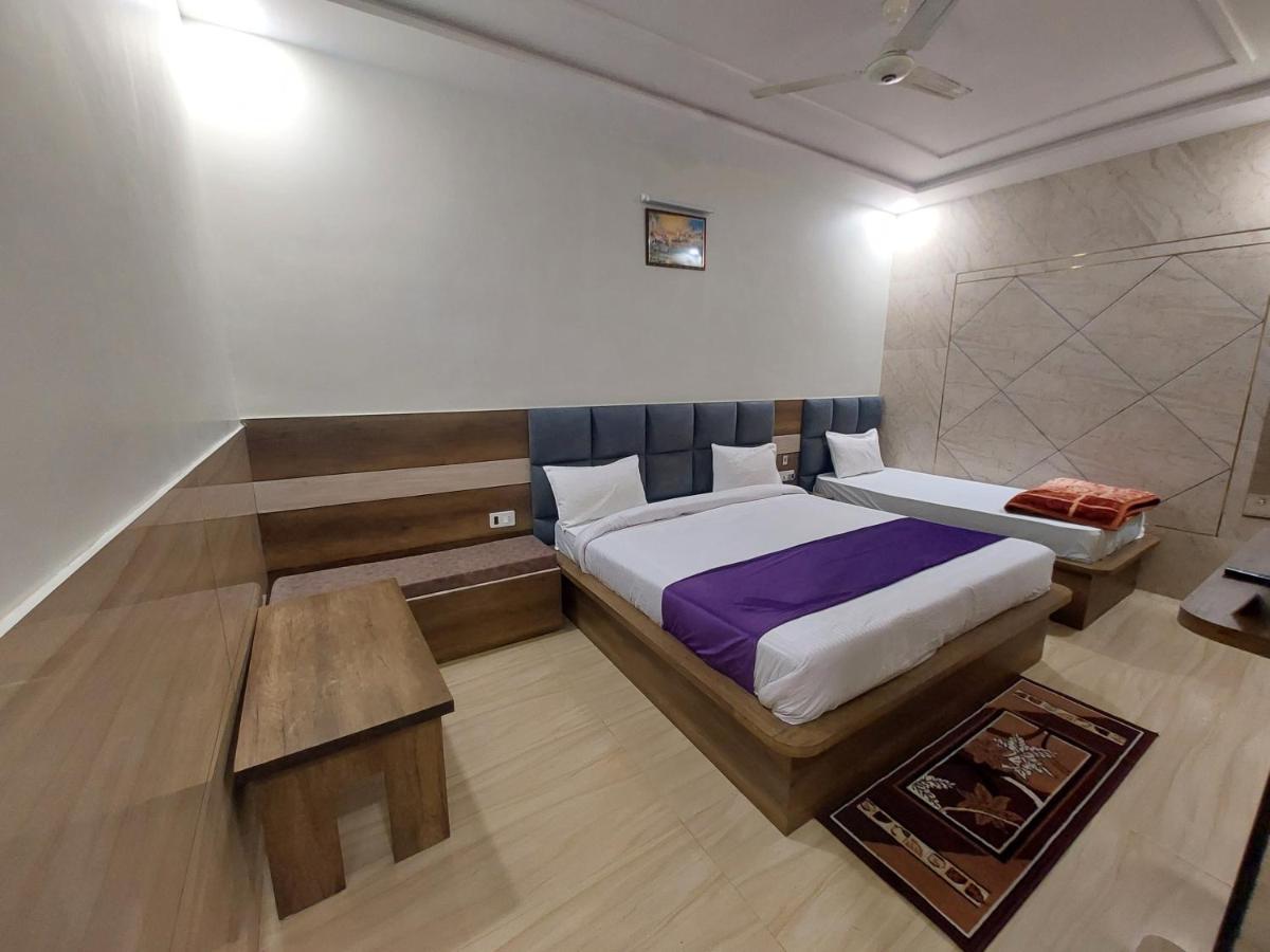 Taj Nice Point Manage By Taj Sunrise Group Agra  Buitenkant foto