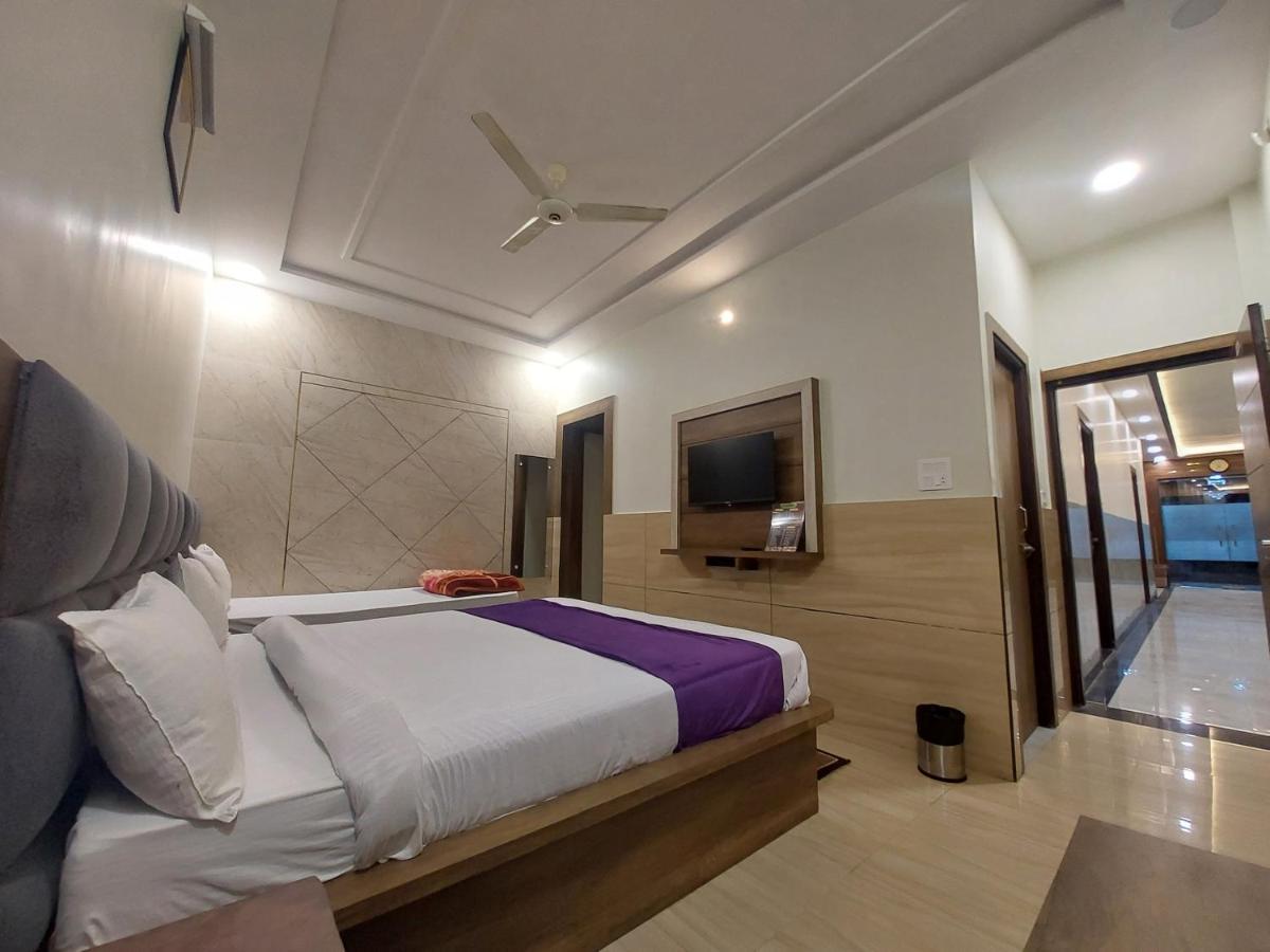 Taj Nice Point Manage By Taj Sunrise Group Agra  Buitenkant foto