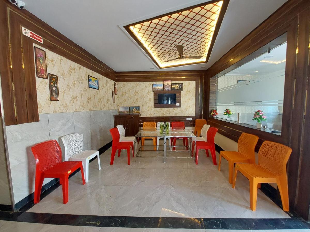 Taj Nice Point Manage By Taj Sunrise Group Agra  Buitenkant foto