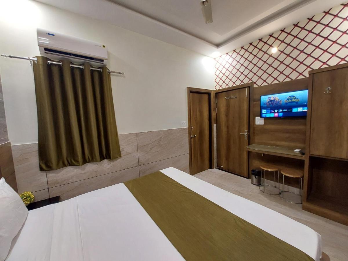 Taj Nice Point Manage By Taj Sunrise Group Agra  Buitenkant foto