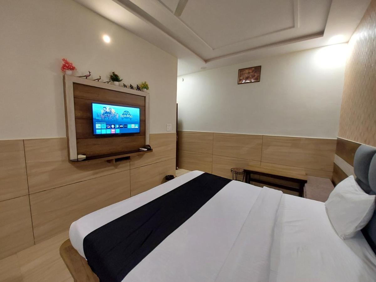 Taj Nice Point Manage By Taj Sunrise Group Agra  Buitenkant foto
