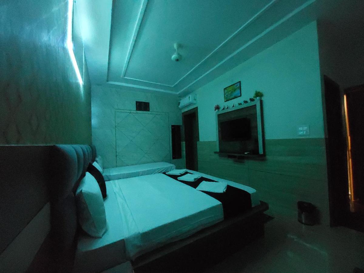 Taj Nice Point Manage By Taj Sunrise Group Agra  Buitenkant foto