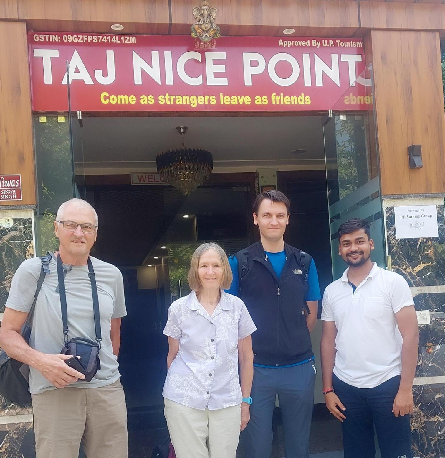Taj Nice Point Manage By Taj Sunrise Group Agra  Buitenkant foto