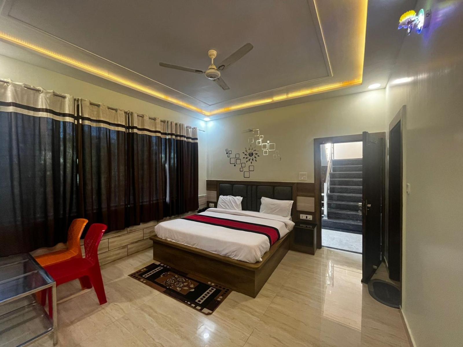 Taj Nice Point Manage By Taj Sunrise Group Agra  Buitenkant foto